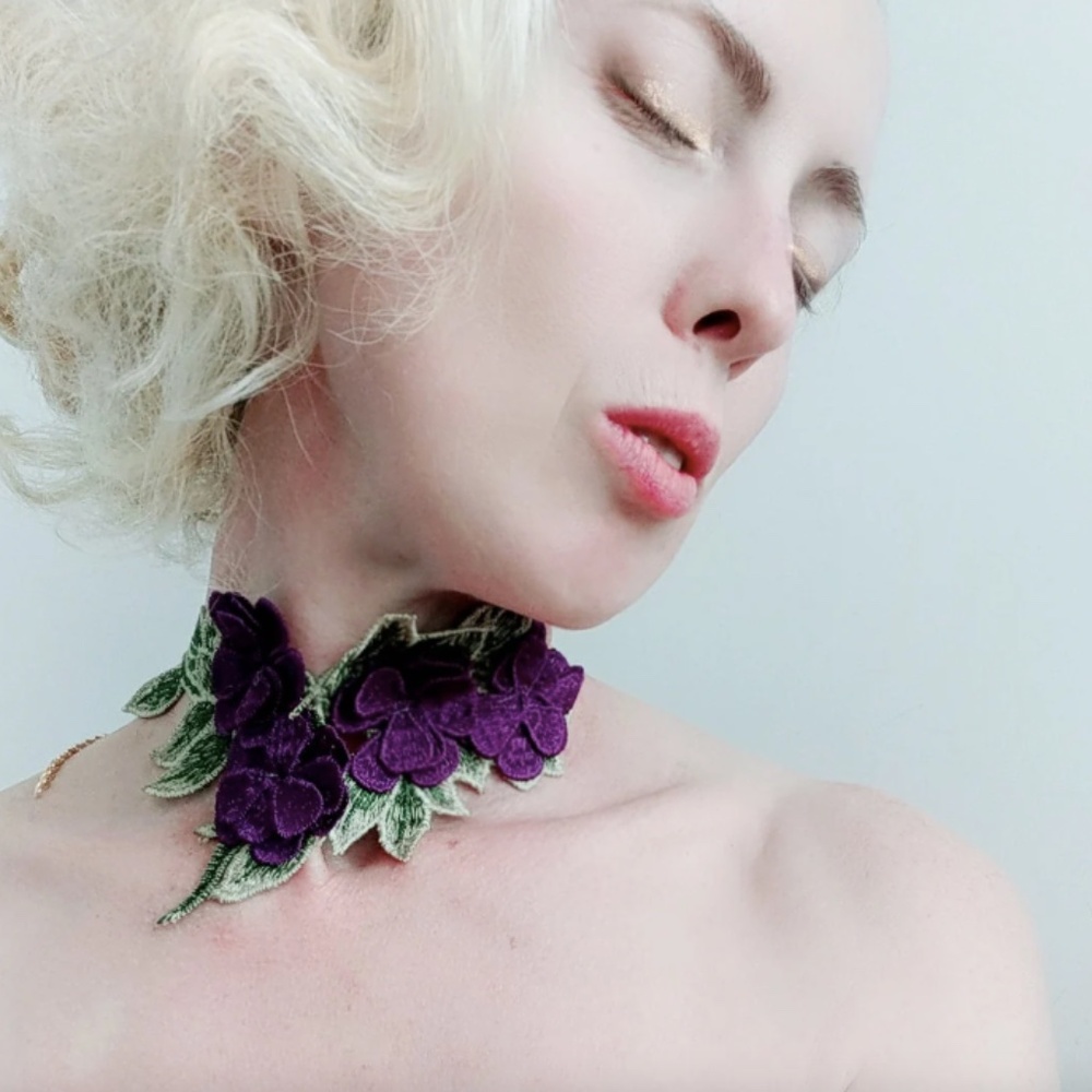 Purple Impatiens choker - 3D lace costume necklace